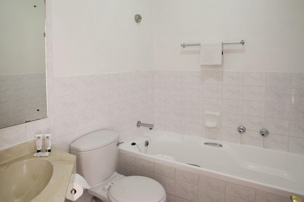 Brookes Hill Suites Hotel Порт Елизабет Екстериор снимка