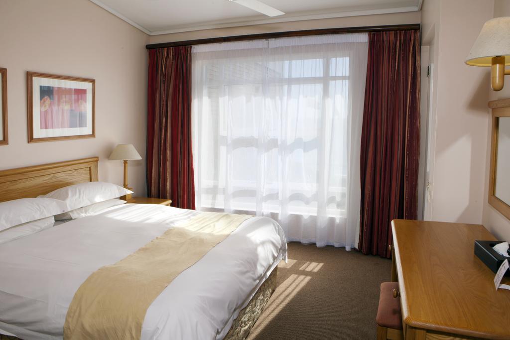 Brookes Hill Suites Hotel Порт Елизабет Екстериор снимка